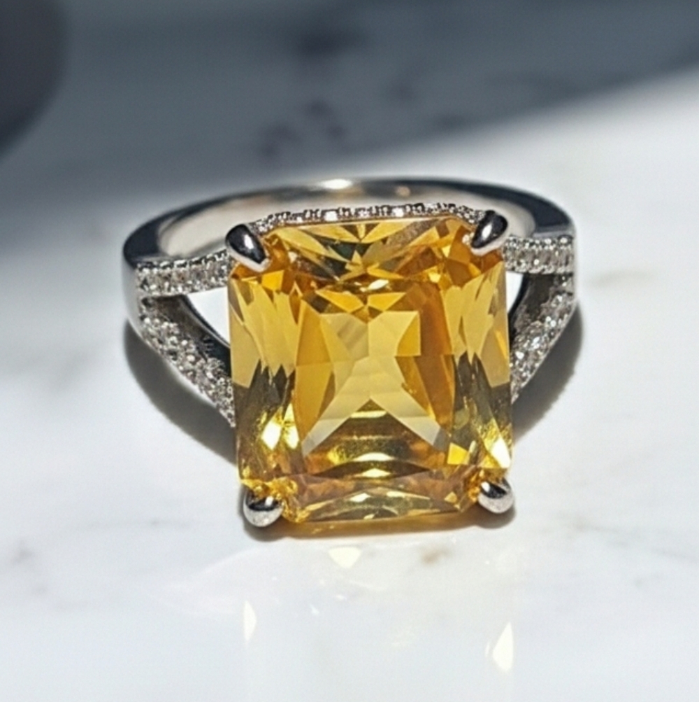 Pineapple Yellow Cocktail Ring - Picture 2 of 5